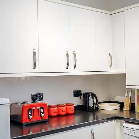 Sunny Seaside Beach House Lytham Centre Sleeps 8 Lytham St Annes Bagian luar foto