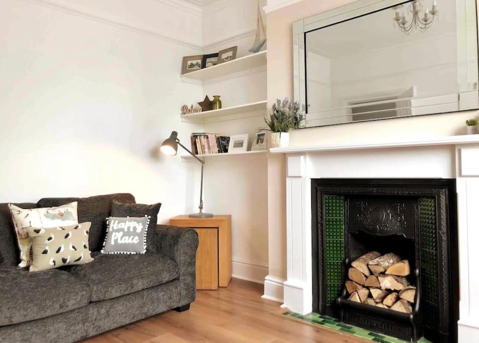 Sunny Seaside Beach House Lytham Centre Sleeps 8 Lytham St Annes Bagian luar foto