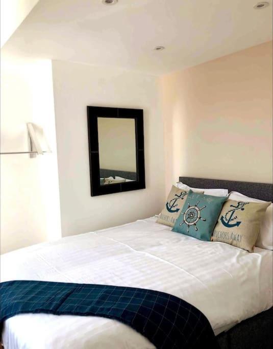 Sunny Seaside Beach House Lytham Centre Sleeps 8 Lytham St Annes Bagian luar foto