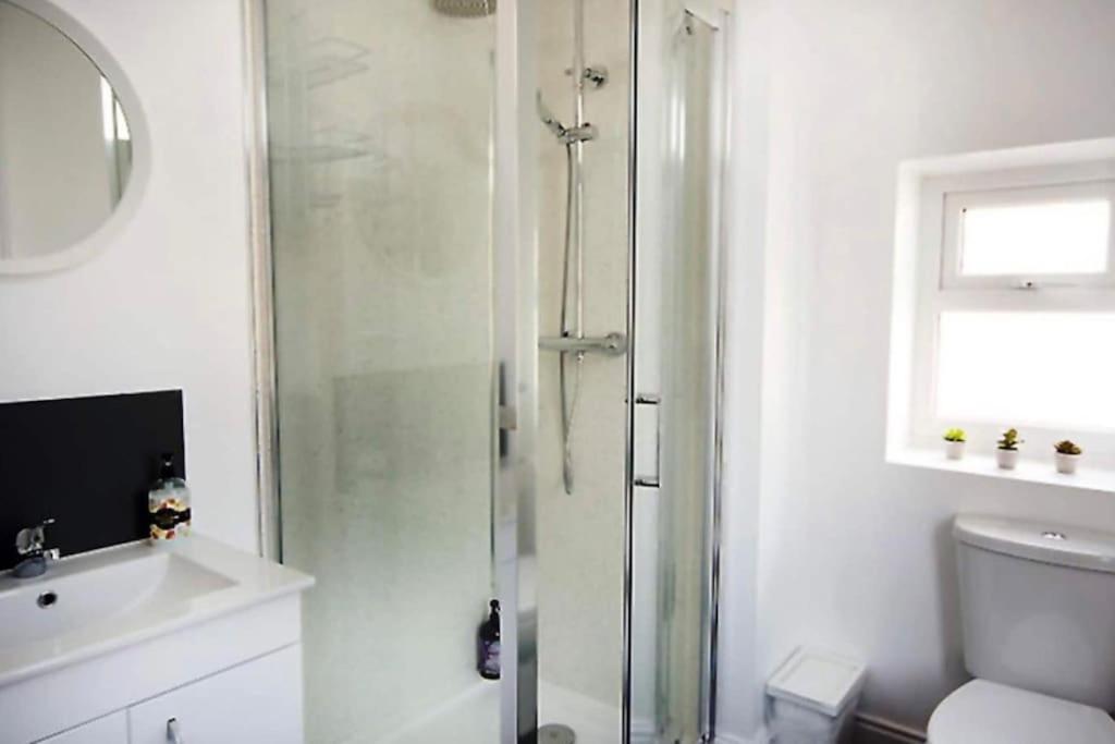Sunny Seaside Beach House Lytham Centre Sleeps 8 Lytham St Annes Bagian luar foto