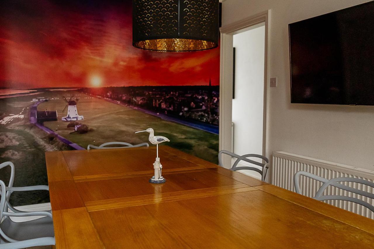 Sunny Seaside Beach House Lytham Centre Sleeps 8 Lytham St Annes Bagian luar foto
